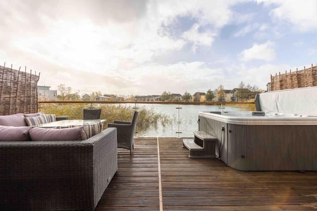 Villa Otters Holt à Somerford Keynes Extérieur photo