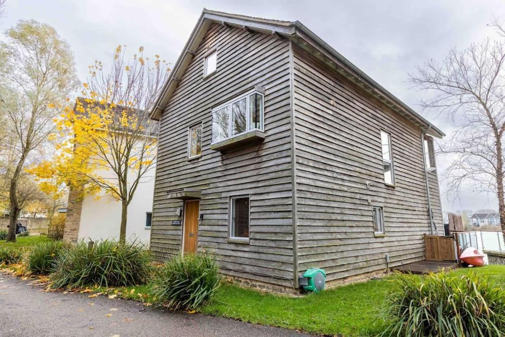 Villa Otters Holt à Somerford Keynes Extérieur photo