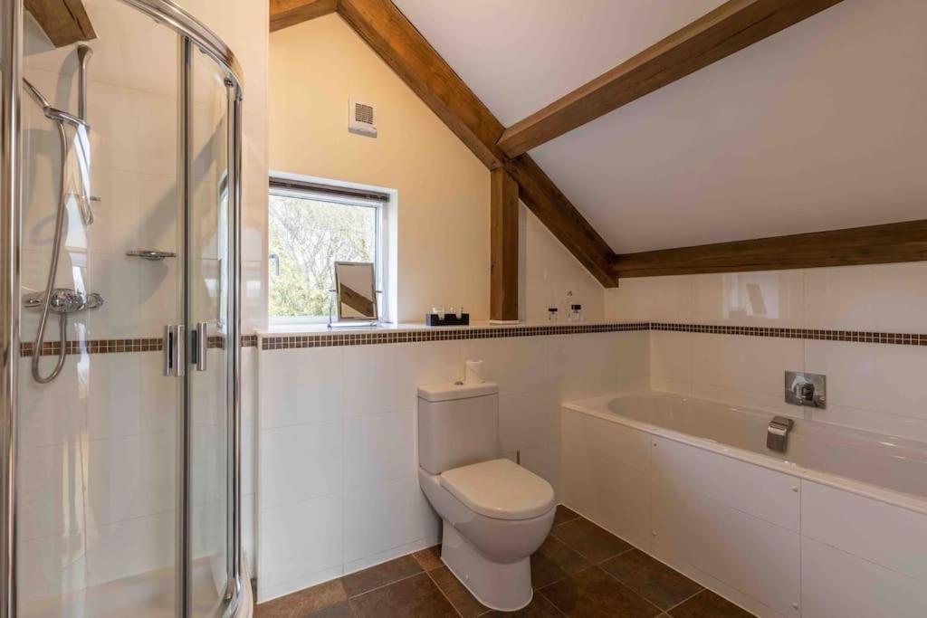 Villa Otters Holt à Somerford Keynes Extérieur photo