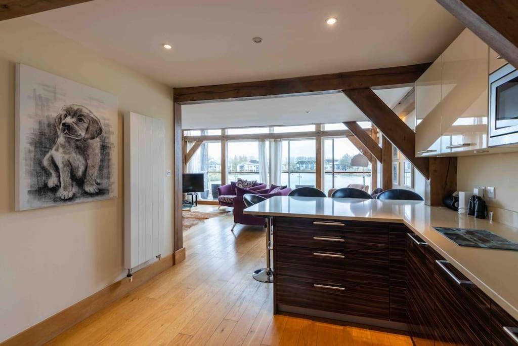 Villa Otters Holt à Somerford Keynes Extérieur photo